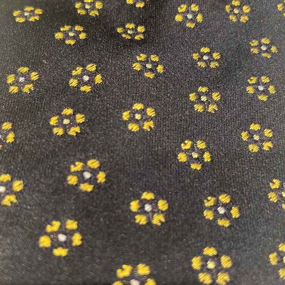 Paul Smith - Dark Navy Blue Silk Tie with Gold flowers. - Picture 2 of 5
